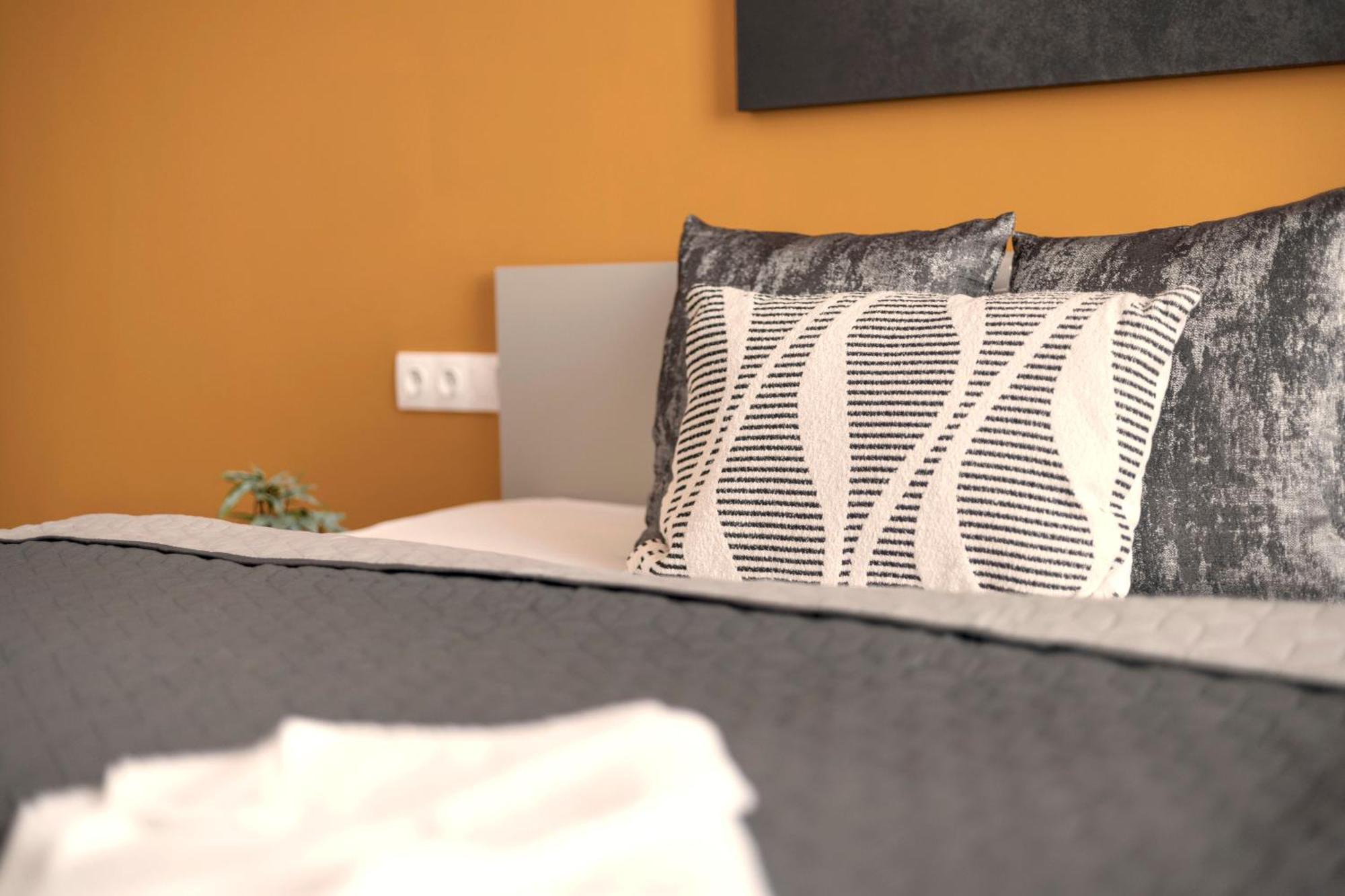Exclusive Central 3Bedrm Stylish Residence By Prestige Homes Budapesta Exterior foto